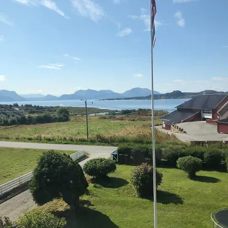 Two Floors House With 3 Bed And For 8 Persons Leilighet *